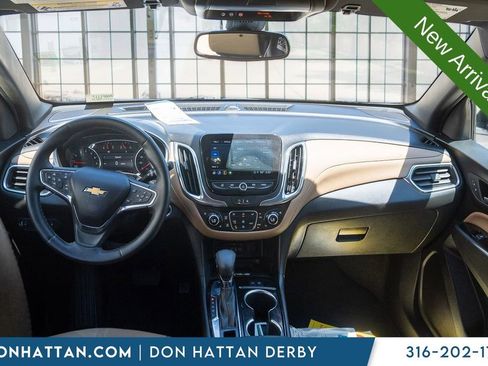 Used 2023 Chevrolet Equinox Premier AWD/4WD image 4