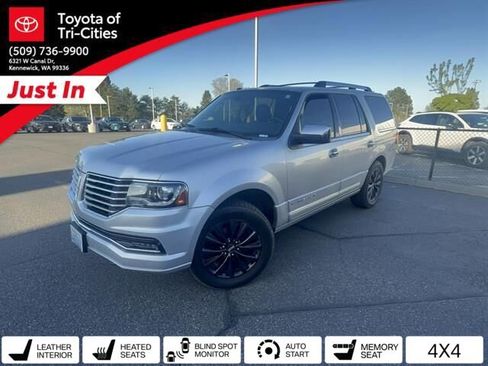 Used 2016 Lincoln Navigator Select AWD/4WD image 29