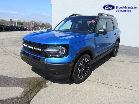 Certified 2025 Ford Bronco Sport Outer Banks w/ Outer Banks Tech Package+ AWD/4WD image 39
