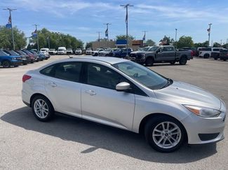 Used 2018 Ford Focus SE FWD video 2