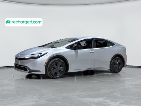Used 2025 Toyota Prius Plug-In Hybrid image 1