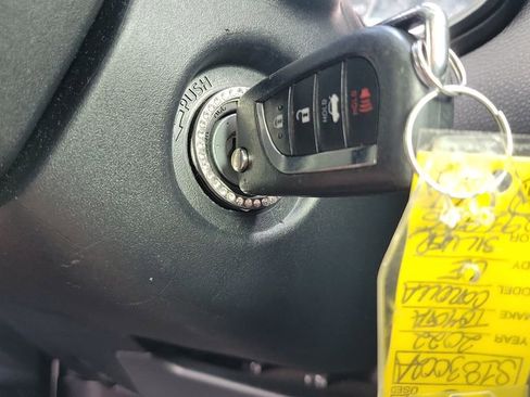 Used 2022 Toyota Corolla LE image 27