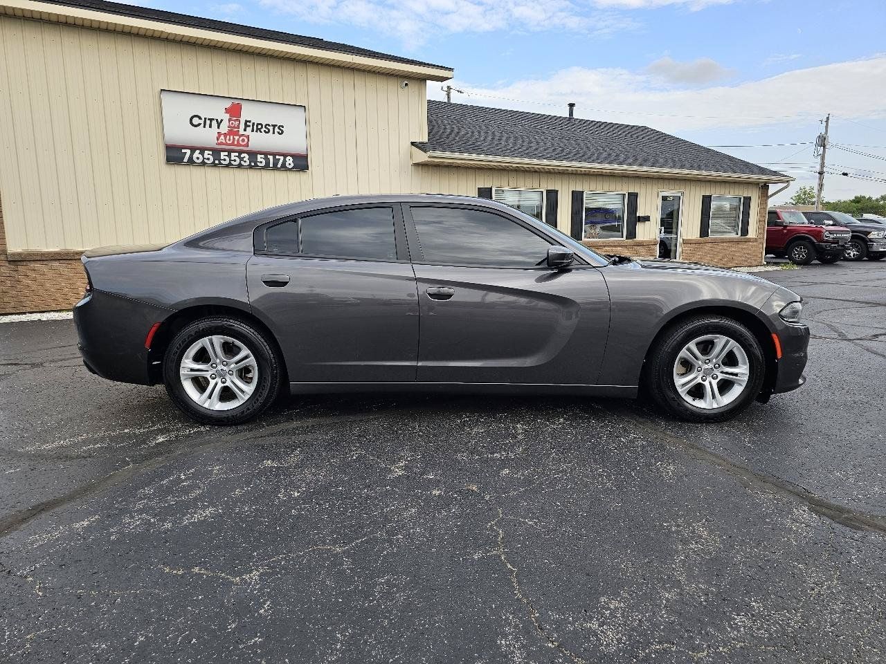 Used 2021 Dodge Charger SXT w/ Leather Interior Group RWD image 27
