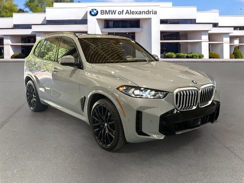 Used 2025 BMW X5 xDrive40i w/ M Sport Package AWD/4WD image 3