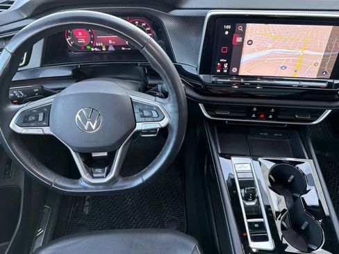 Used 2024 Volkswagen Atlas Cross Sport SEL R-Line image 14