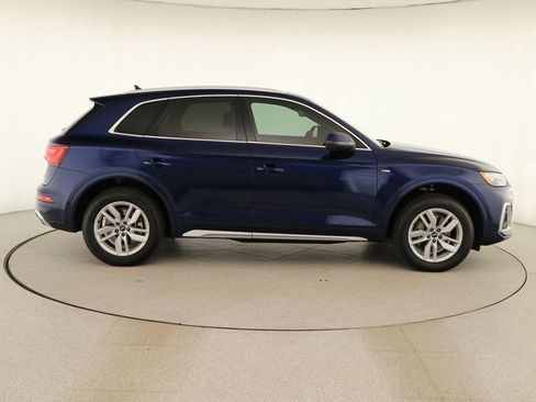 Certified 2022 Audi Q5 2.0T Premium w/ Convenience Package AWD/4WD image 8