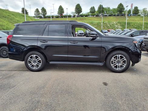 Used 2025 Ford Expedition Active AWD/4WD image 6