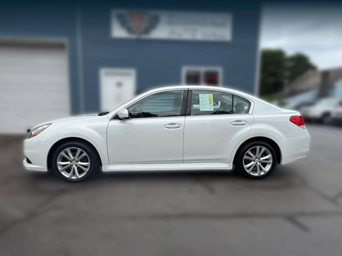 Used 2014 Subaru Legacy 2.5i Premium AWD/4WD image 4