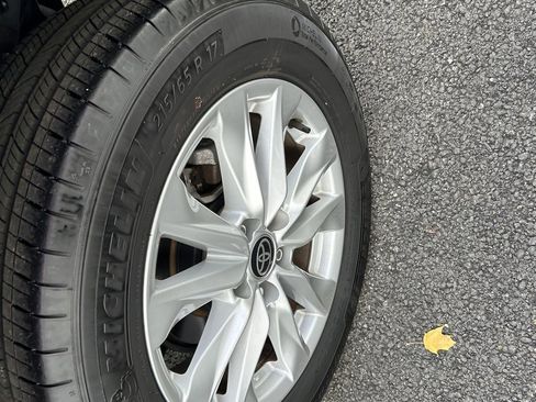 Certified 2023 Toyota Corolla Cross LE image 24