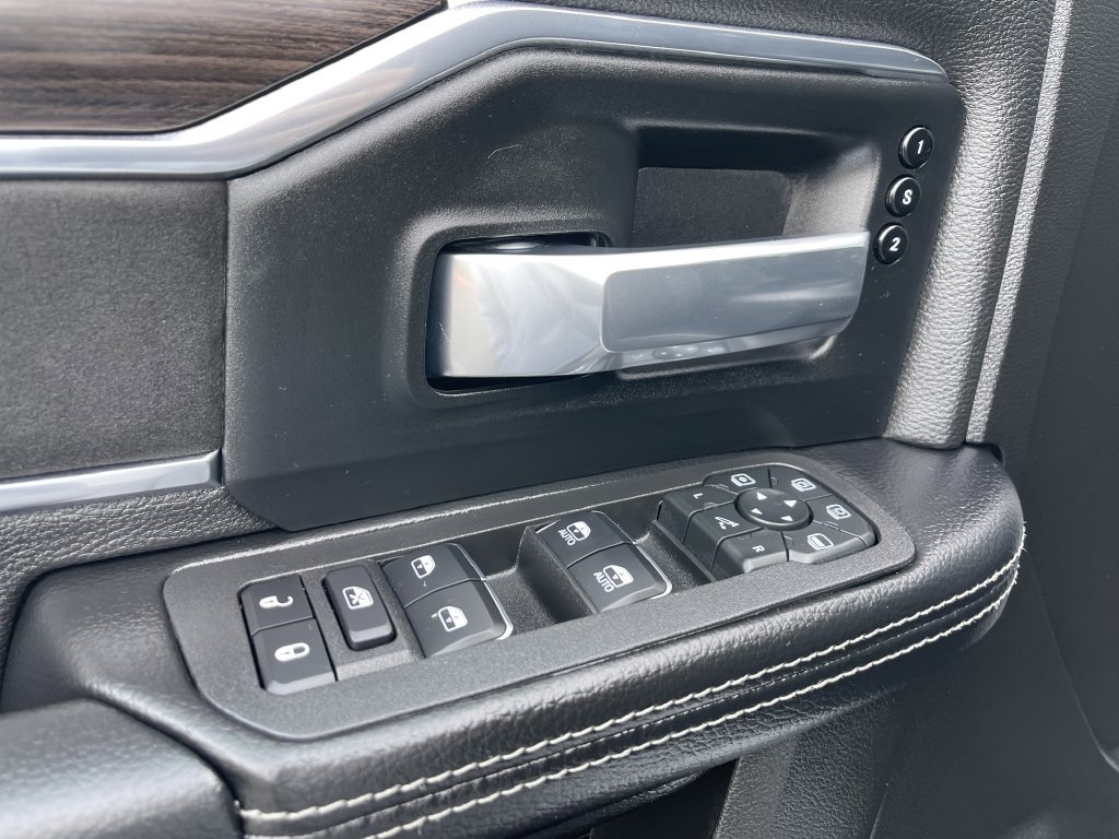New 2026 RAM 2500 Laramie AWD/4WD image 15