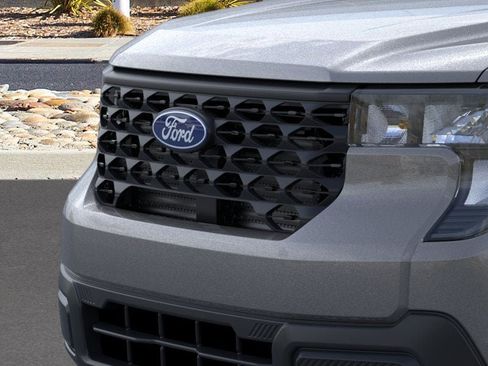 New 2025 Ford Maverick XL image 18