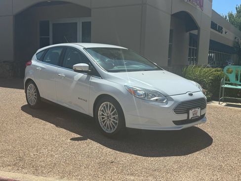 Used 2018 Ford Focus Electric Hatchback FWD image 5