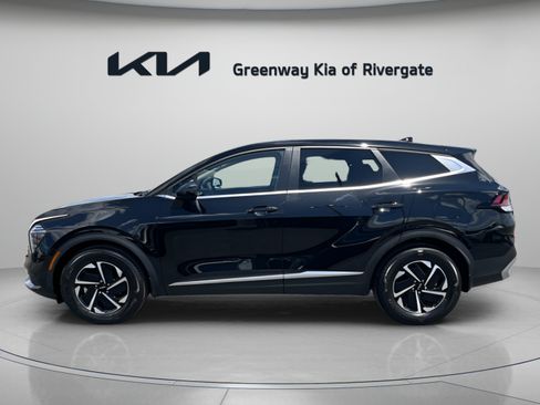 Used 2025 Kia Sportage LX FWD image 4