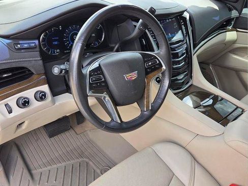 Used 2020 Cadillac Escalade ESV Premium Luxury AWD/4WD image 14