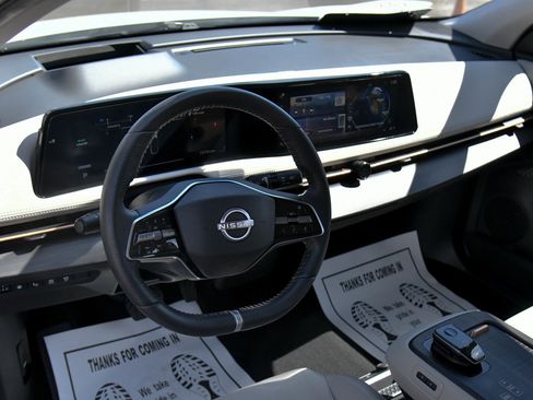 Used 2024 Nissan Ariya AWD image 14