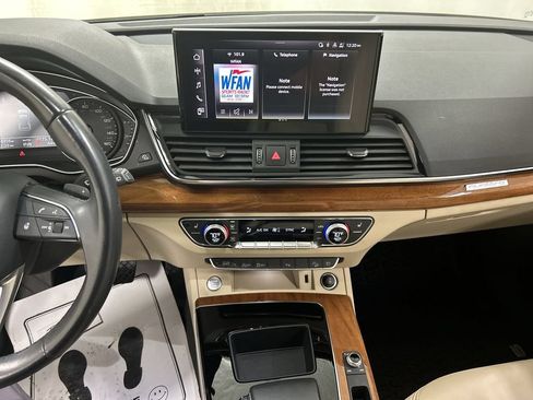 Used 2023 Audi Q5 2.0T Premium w/ Convenience Package AWD/4WD image 18