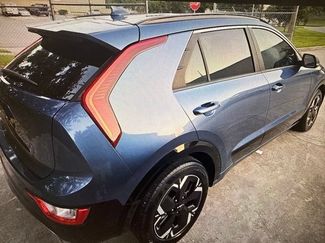 Used 2025 Kia Niro Wind FWD video 2