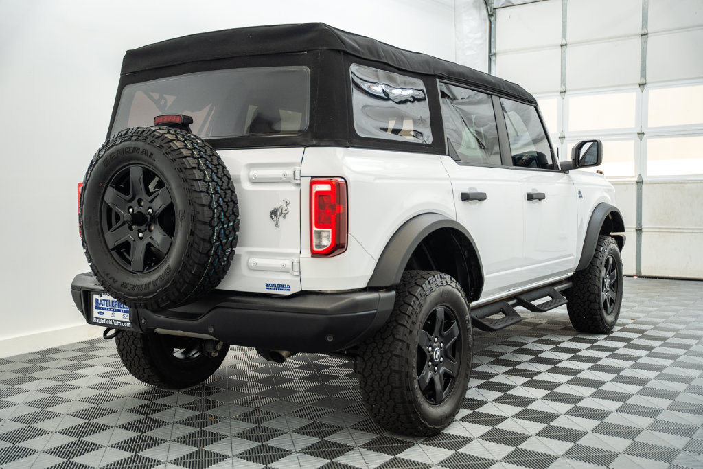 Used 2023 Ford Bronco Black Diamond AWD/4WD image 5