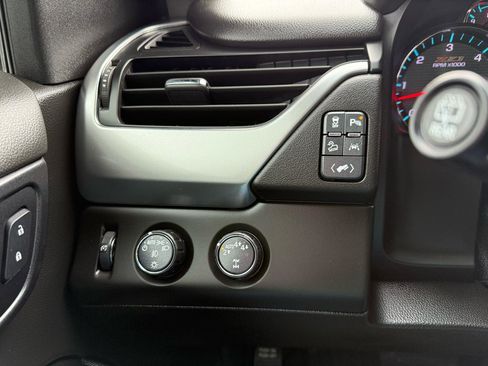 Used 2019 Chevrolet Tahoe LT image 32