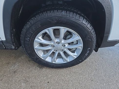 Used 2021 Jeep Cherokee Latitude image 24