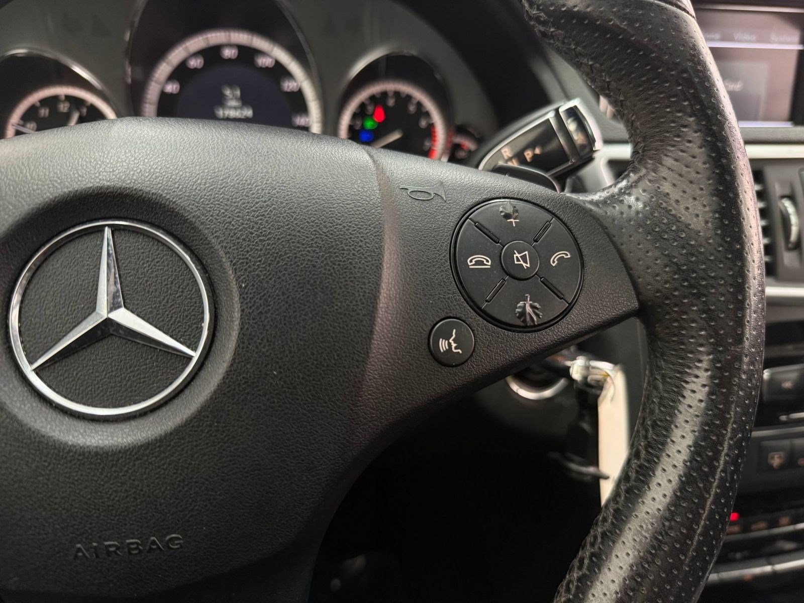 Used 2010 Mercedes-Benz E 350 Sedan image 14