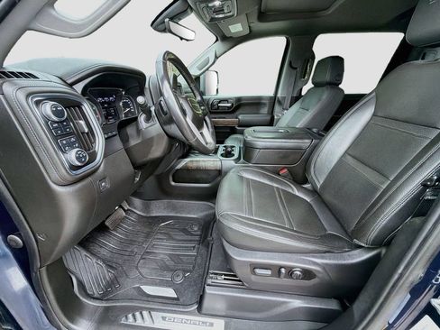 Used 2022 GMC Sierra 3500 Denali w/ Denali Ultimate Package AWD/4WD image 25