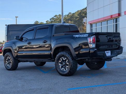 Used 2023 Toyota Tacoma TRD Off-Road image 3