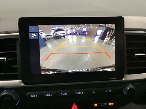 Used 2025 Hyundai Venue SEL image 29