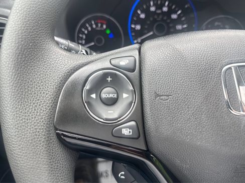 Used 2017 Honda HR-V EX image 31