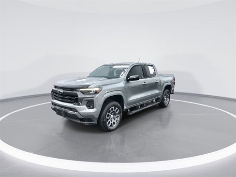 Used 2024 Chevrolet Colorado LT image 4