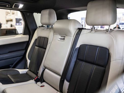 Used 2019 Land Rover Range Rover Sport HSE Dynamic image 34