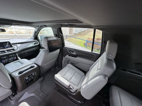 Used 2021 Chevrolet Suburban Z71 w/ Rear Media and Nav Package image 21