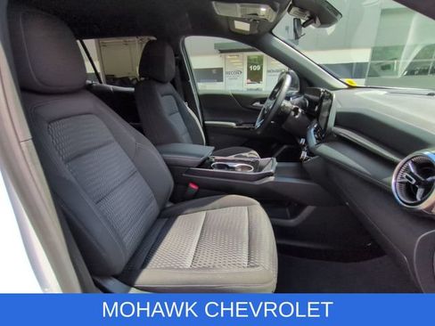 Certified 2025 Chevrolet Equinox LT AWD/4WD image 29