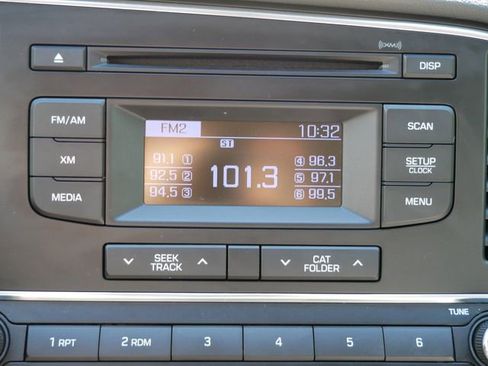 Used 2017 Hyundai Elantra SE FWD image 18