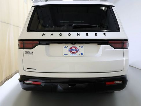 Used 2023 Jeep Wagoneer Series II AWD/4WD image 22