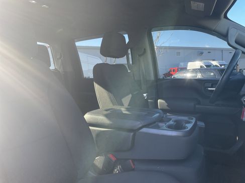 Used 2022 Chevrolet Silverado 2500 Custom w/ Snow Plow Prep/Camper Package image 13