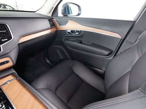Certified 2025 Volvo XC90 B6 Plus w/ Protection Package Premier AWD/4WD image 8