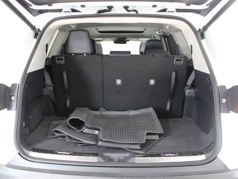 Used 2025 Toyota Grand Highlander Limited image 17