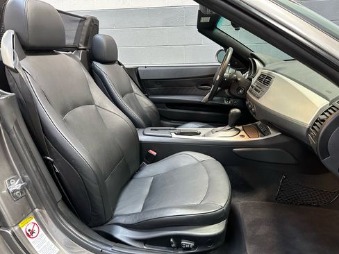 Used 2003 BMW Z4 2.5i image 11