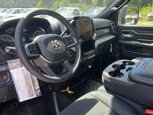 New 2025 RAM 5500 2WD Regular Cab image 18
