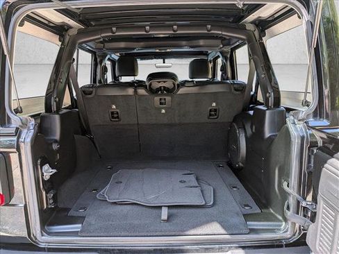 Used 2021 Jeep Wrangler Unlimited Sahara AWD/4WD image 7