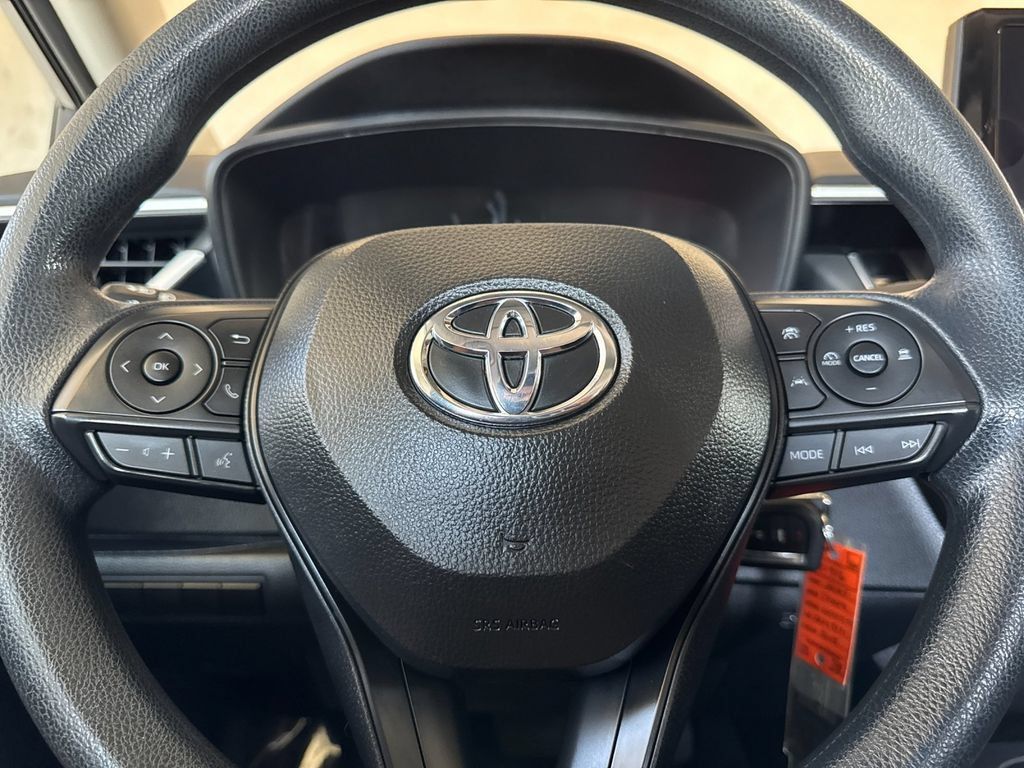 Used 2025 Toyota Corolla LE FWD image 20