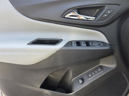 Used 2018 Chevrolet Equinox Premier image 39