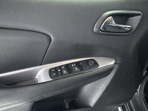 Used 2017 Dodge Journey Crossroad FWD image 36