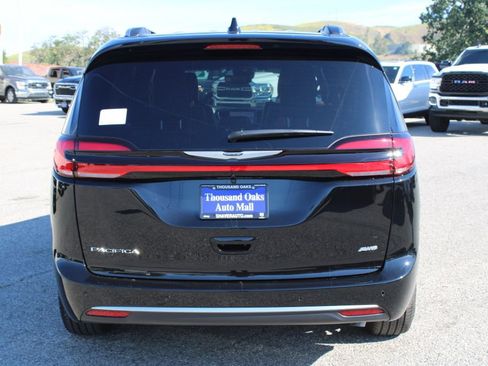 New 2026 Chrysler Pacifica Pinnacle image 5