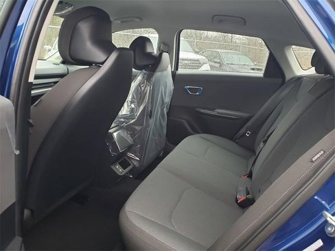 New 2025 Kia K4 LXS image 7
