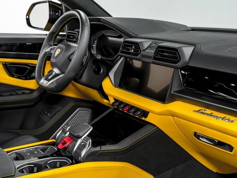 Used 2025 Lamborghini Urus S AWD/4WD image 37