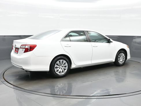 Used 2014 Toyota Camry LE FWD image 6