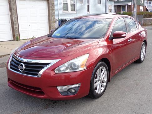 Used 2014 Nissan Altima 2.5 SL w/ Moonroof Package image 1