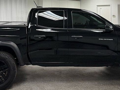 Used 2024 Chevrolet Colorado Trail Boss w/ Technology Package image 2